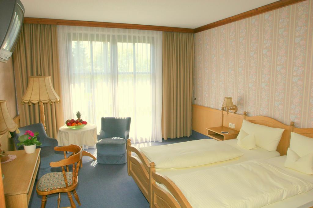 Krone Am Park - Gaestehaus Des Hotel Krone Alzenau Extérieur photo